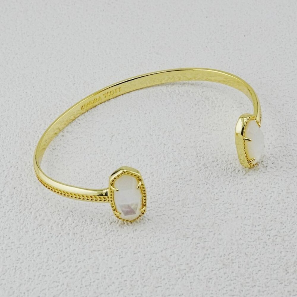 Kendra Scott Oval White Mother-of-Pearl Bangle